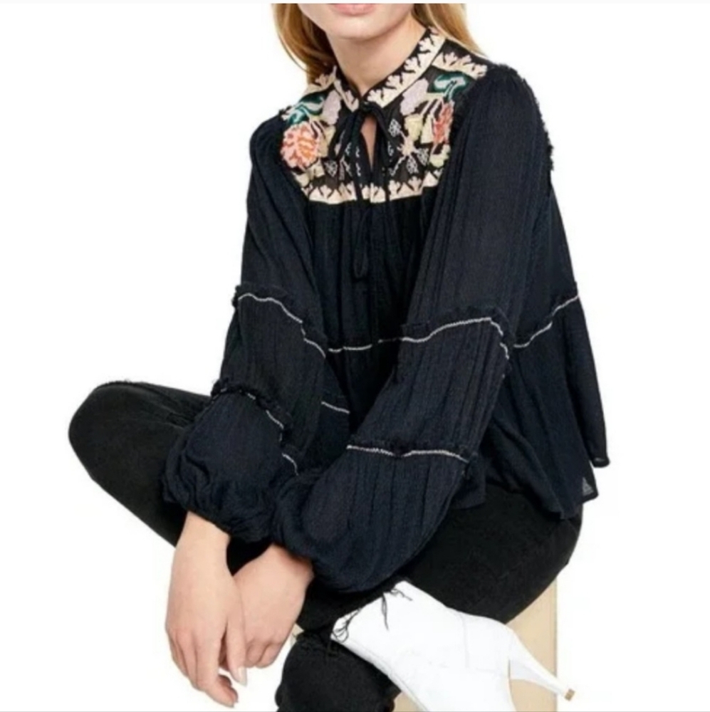 Free People Boho Black Poet Sleeve Top w/ Floral Embroidery & Front Ties Medium - Picture 13 of 14